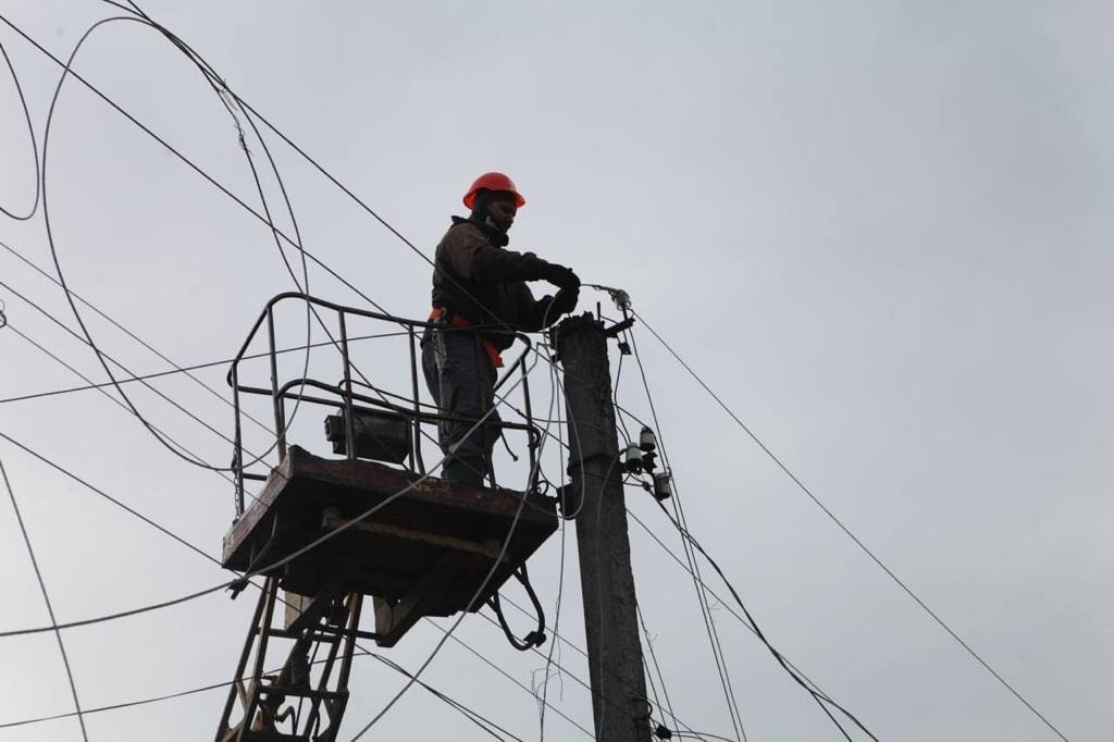 Ремонтні роботи на розподільчих електромережах